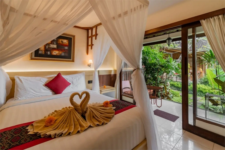 Deluxe Double room with pool view
