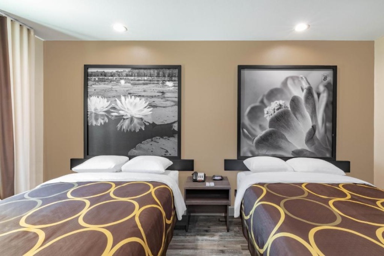 Mobility/Hearing Impaired Accessible Quadruple room