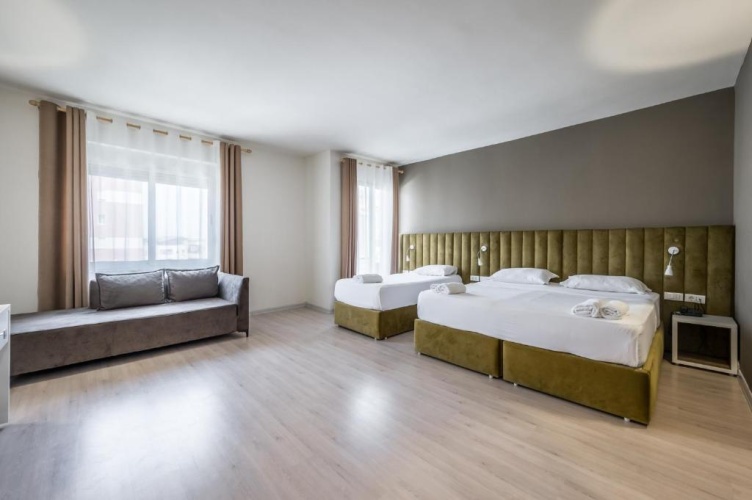 2 Bedrooms Suite with balcony