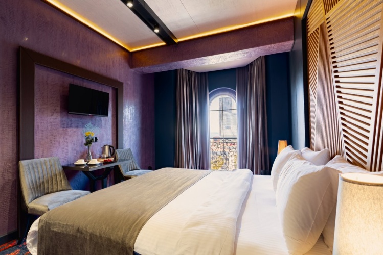 Deluxe Double room with balcony and with city view