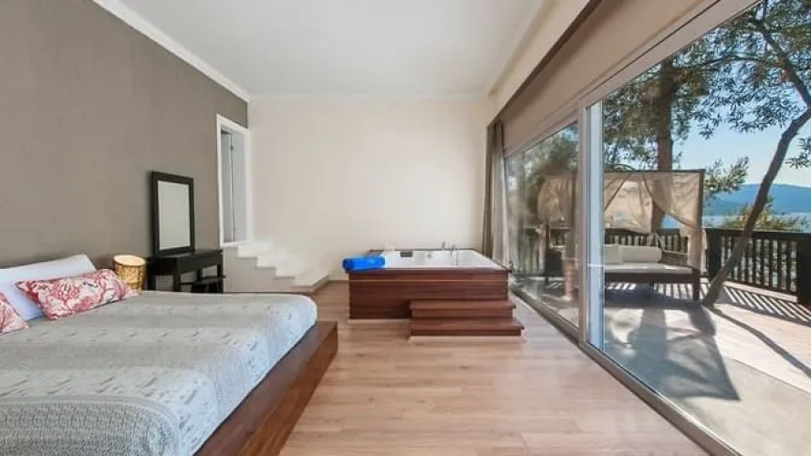 Family Quadruple Suite