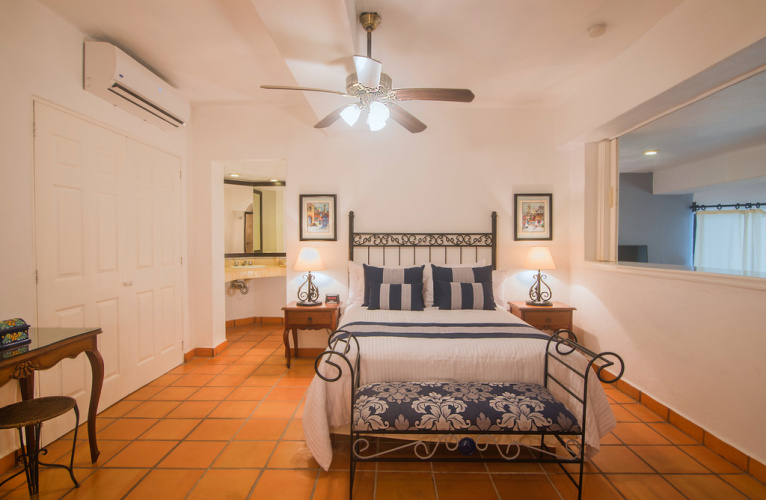 1 Bedroom Standard Double Suite