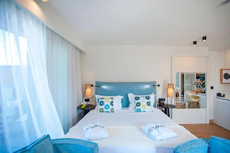 Pure Heaven Double Suite seafront