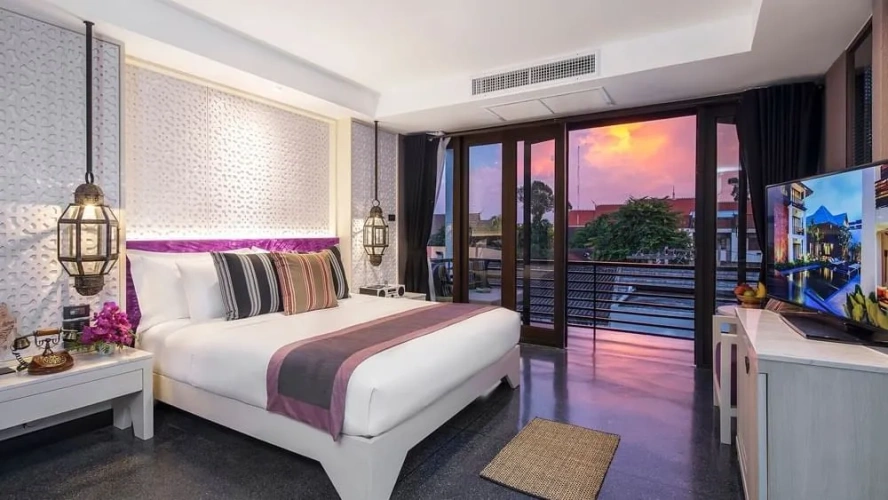 Deluxe with Bathtub Double room