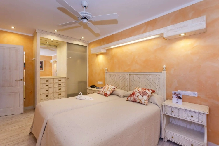 1 Bedroom Hooky Royal Twin Apartment with sea view