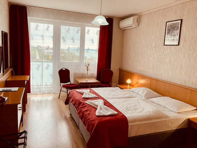 Twin room with balcony
