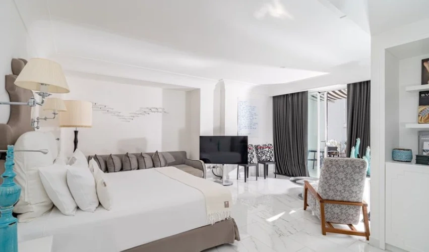 Double HVF Master Suite