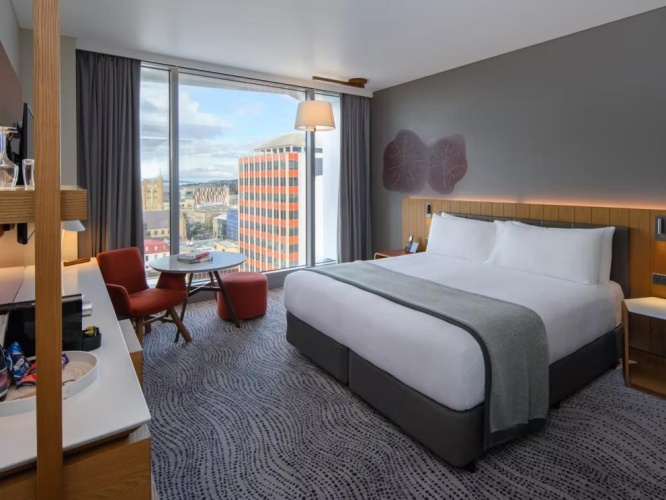 Standard Double Lounge Access room with city view