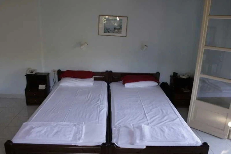 Standard Twin room with sea view