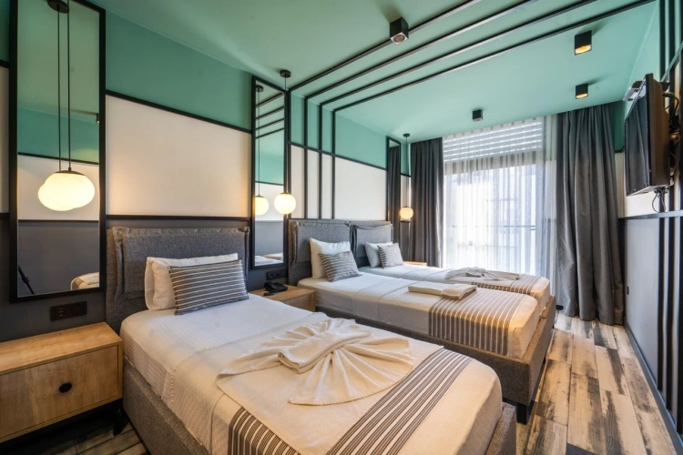 Standard Triple room
