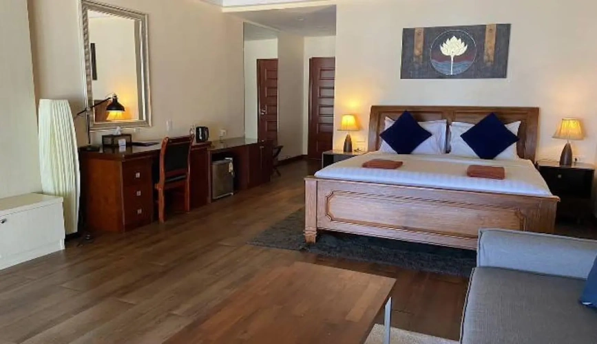 Luxury 2nd floor Double Suite beachfront