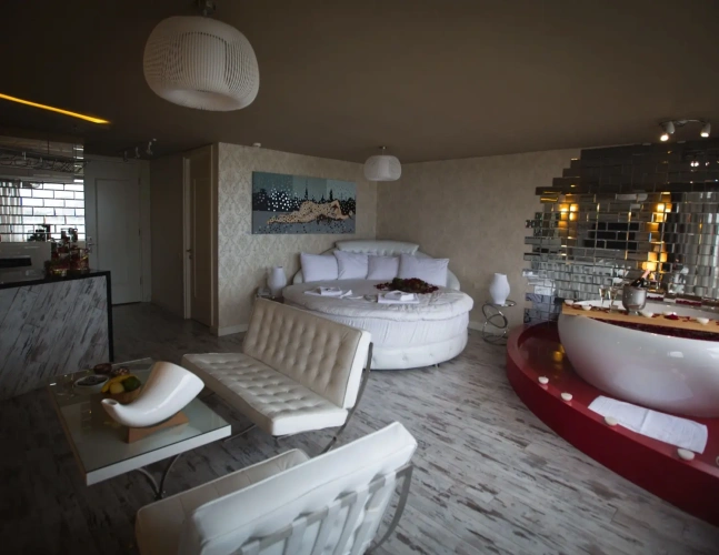 Romantic With Jacuzzi Double Suite