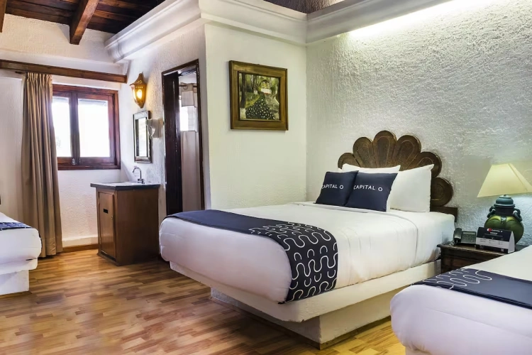 Standard Triple room