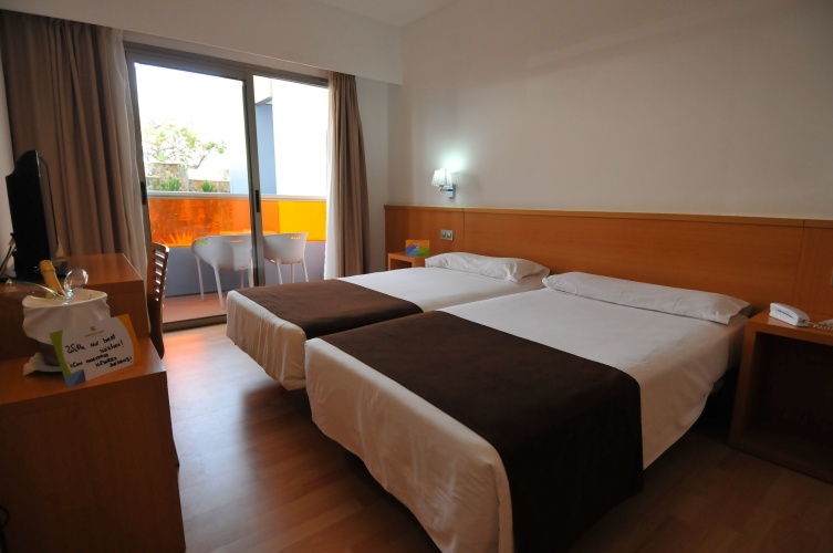 Premium with Lounge Twin room