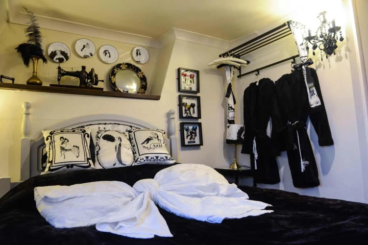 Standard Dupenny Boudoir Double room
