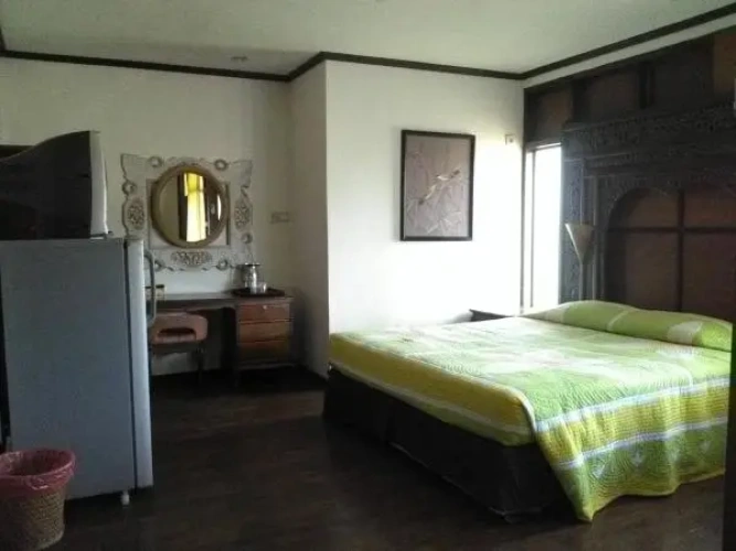 Second Floor Spacious room with balcony