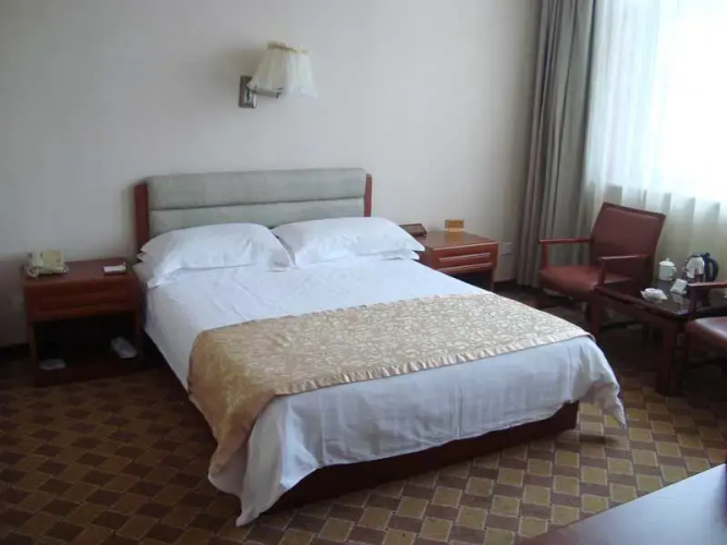 Nenjiang Hotel