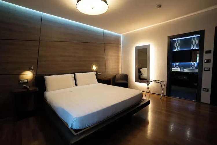 Divina Luxury Hotel