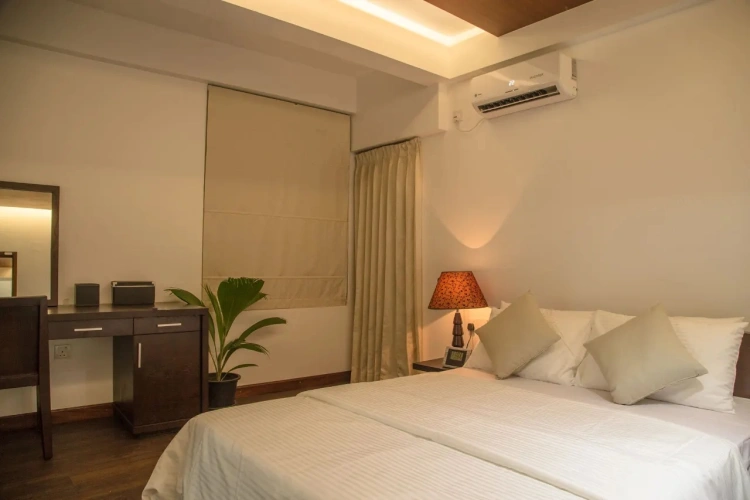 3 Bedrooms Apartment