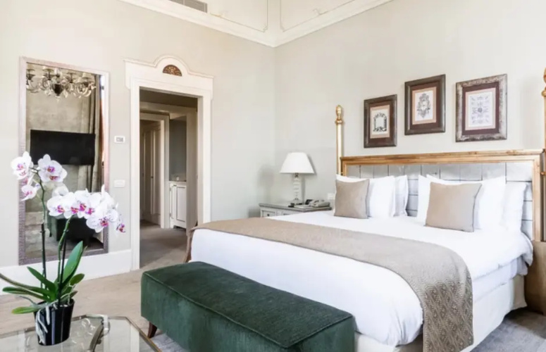 Double Junior Suite with lagoon view