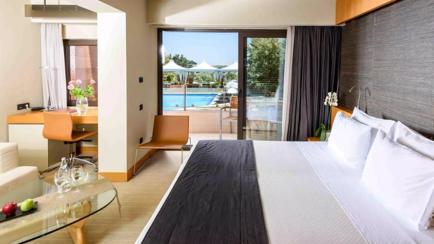 Superior Pool Front Double room