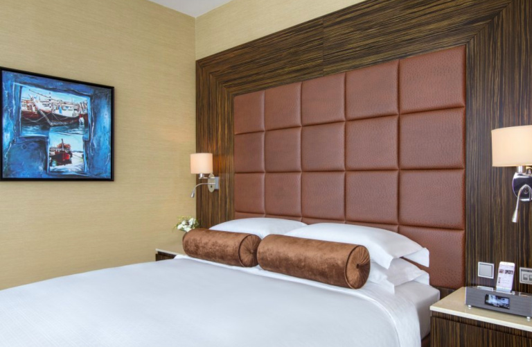 Guest Lounge Access Double room