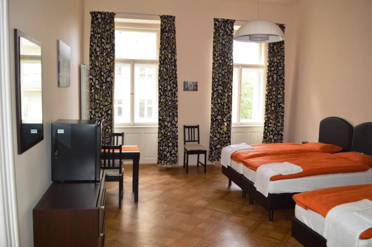 With Shared Kitchen Triple room
