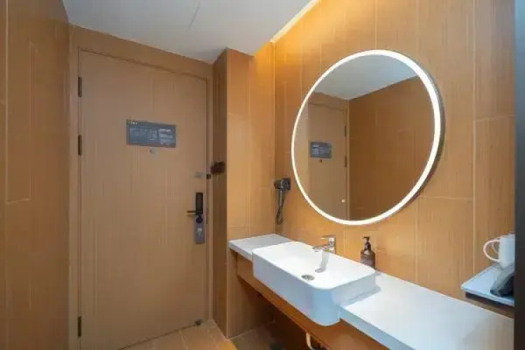 JI Hotel (Shanghai Jinshan Industrial Zone)