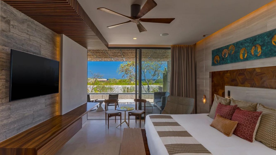 1 Bedroom Plunge Pool Double Suite with ocean view