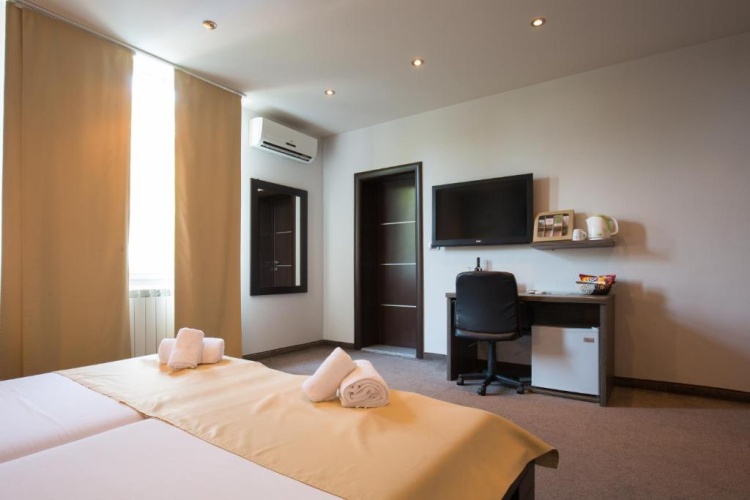 Twin Suite with Jacuzzi