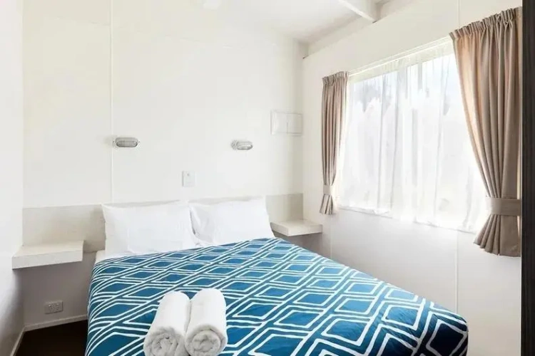 Couples Double Cabin