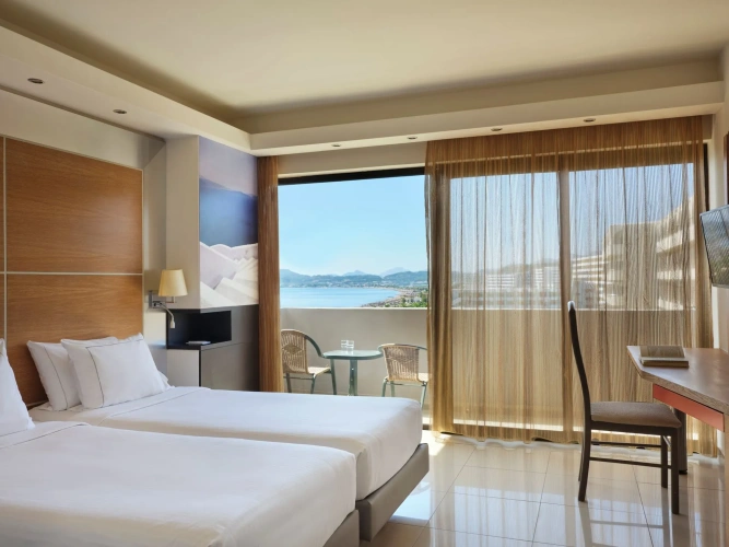 Twin room with sea view