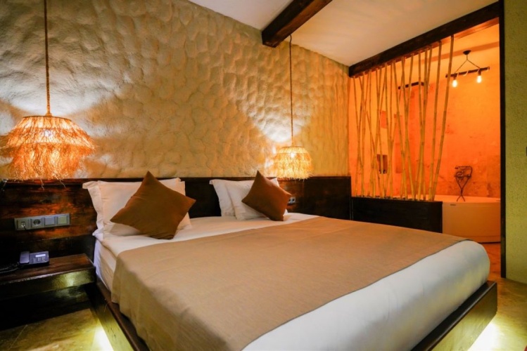 Royal Stone with Jacuzzi Suite