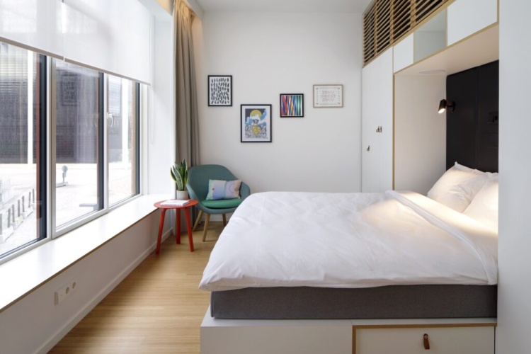 Movie Double Zoku room