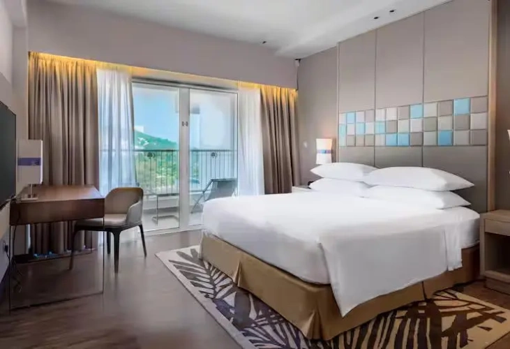 Deluxe High Floor Double room with balcony