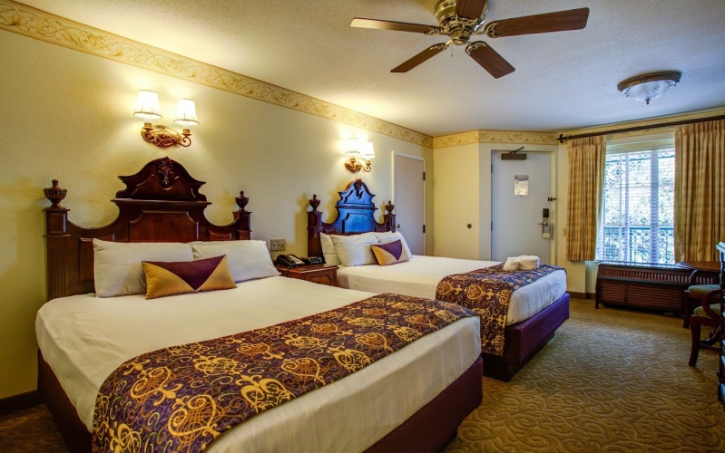 Twin room Pool view