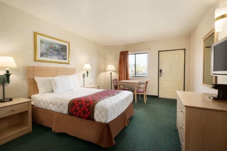 Deluxe Double Suite