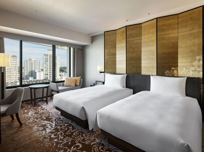 Twin Club Access room