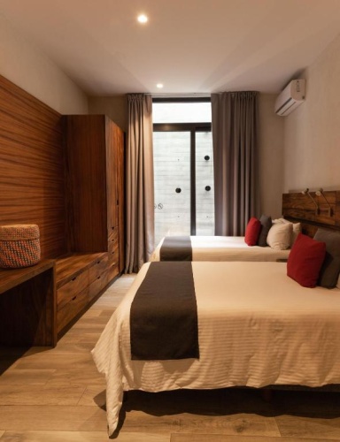 Master Quadruple Suite