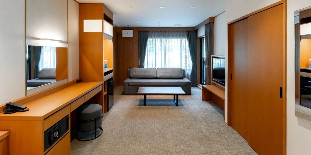 Superior Concept Quadruple Suite East Wing