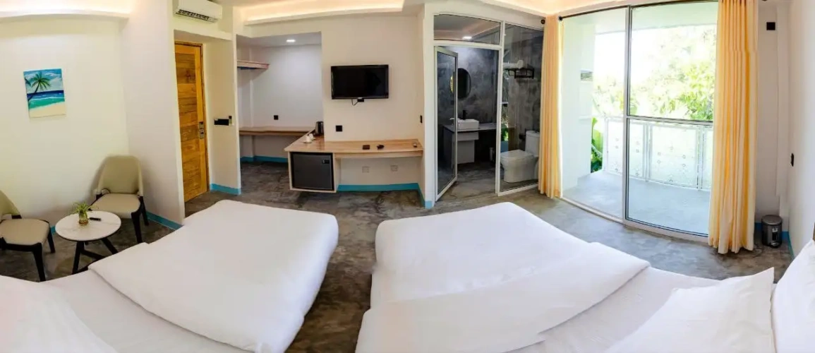 Standard Triple room