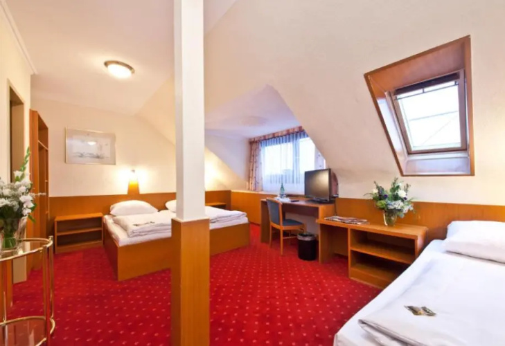 Triple room