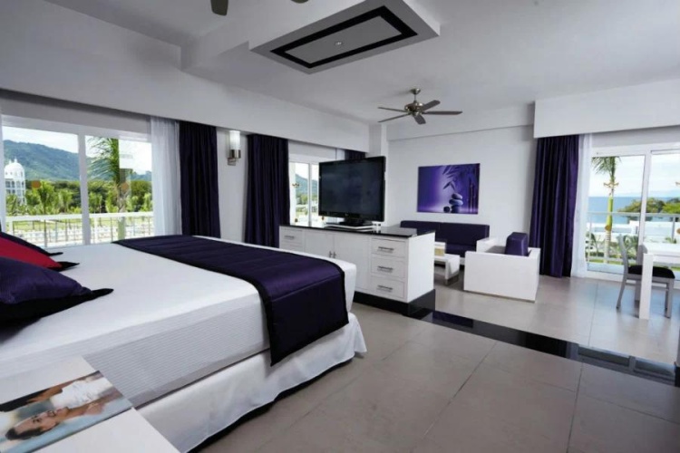 Jacuzzi Double Suite with sea view