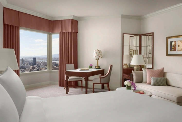 Club Double Corner Junior Suite