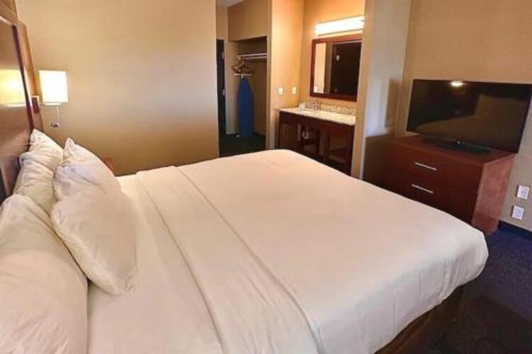 1 Bedroom Double Suite