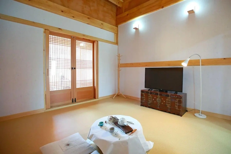 Mooyeol room