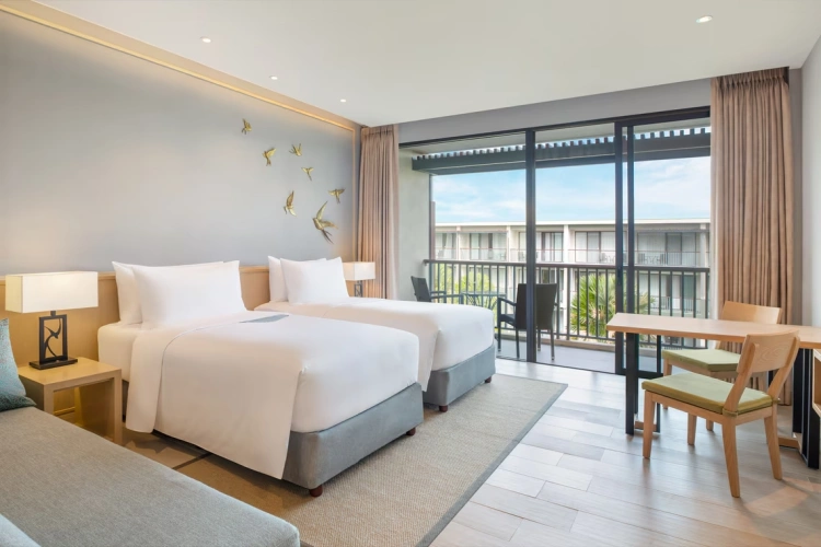 Guest Twin room with pool view