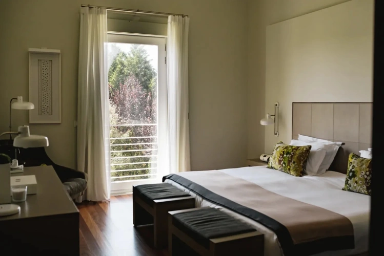 Classic Twin room with garden view