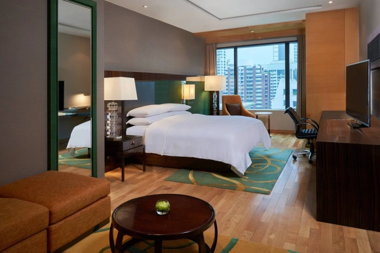1 Bedroom Renaissance Double Corner Club Suite