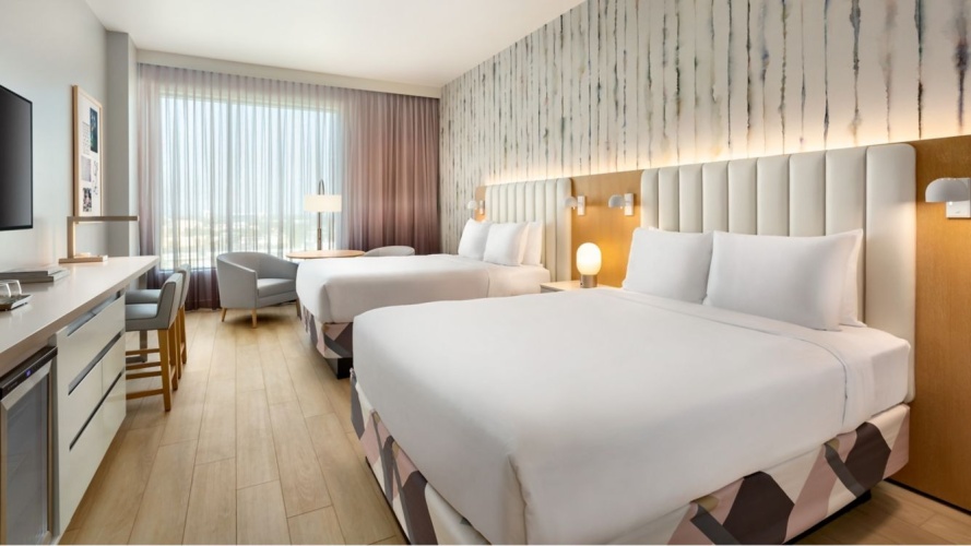 Guest room with park view
